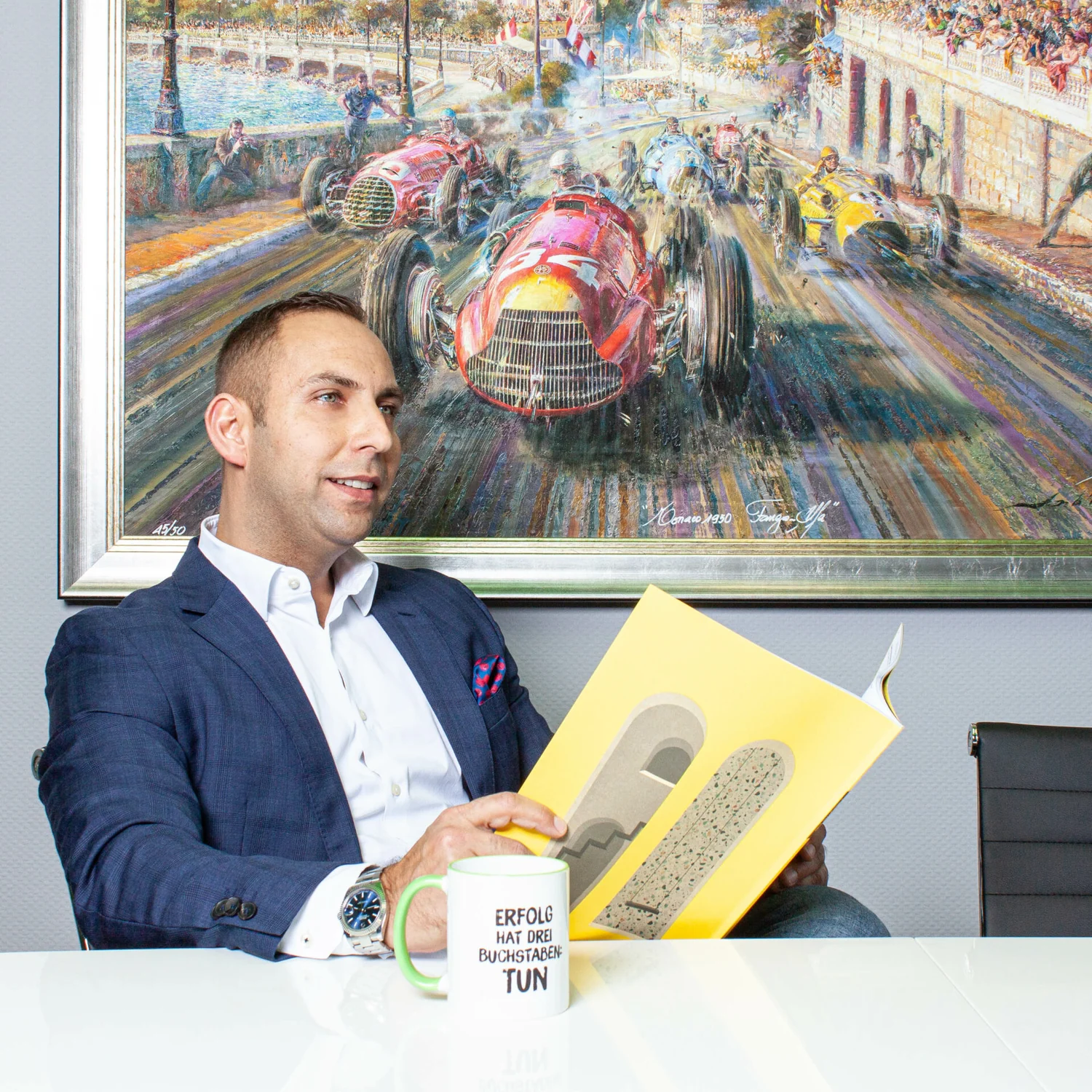Thomas Tornatzky am Schreibtisch in seinem Büro