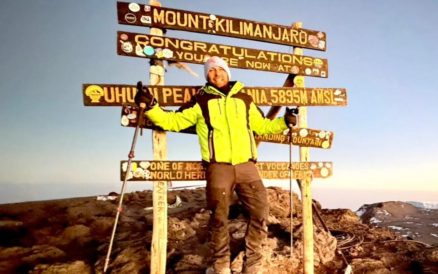 Thomas Tornatzky auf dem Gipfel des Kilimanjaro